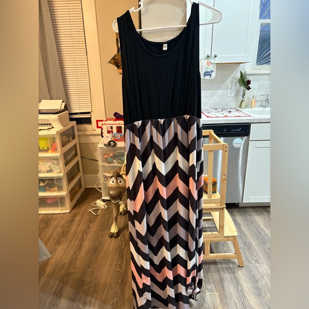 Chevron Patterned Black and Pink Maxi Dress